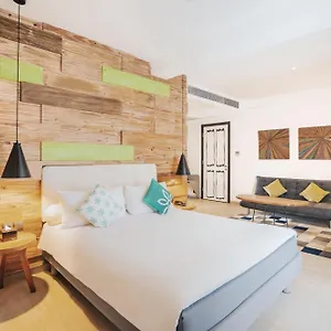 Kamaniiya Petitenget Hotel Seminyak